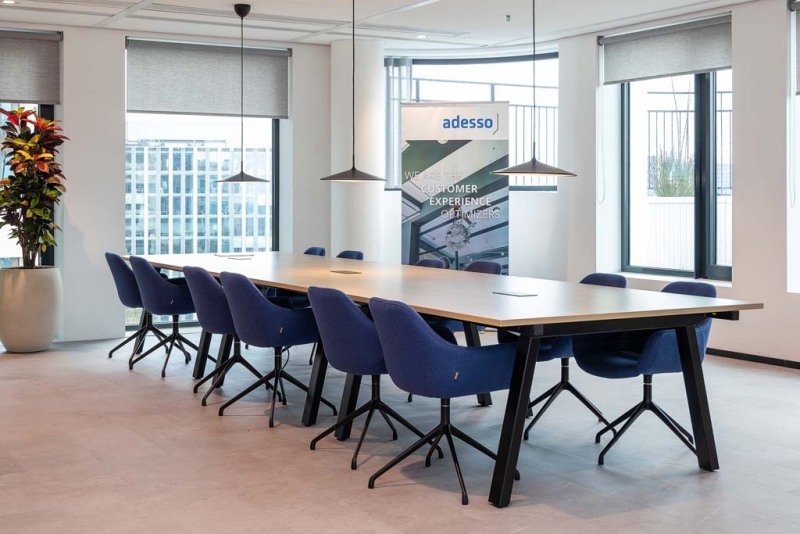 Lunch- annex werktafel bij de bar